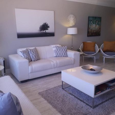 Blouberg Beachfront Apartment Bloubergstrand Eksteriør bilde
