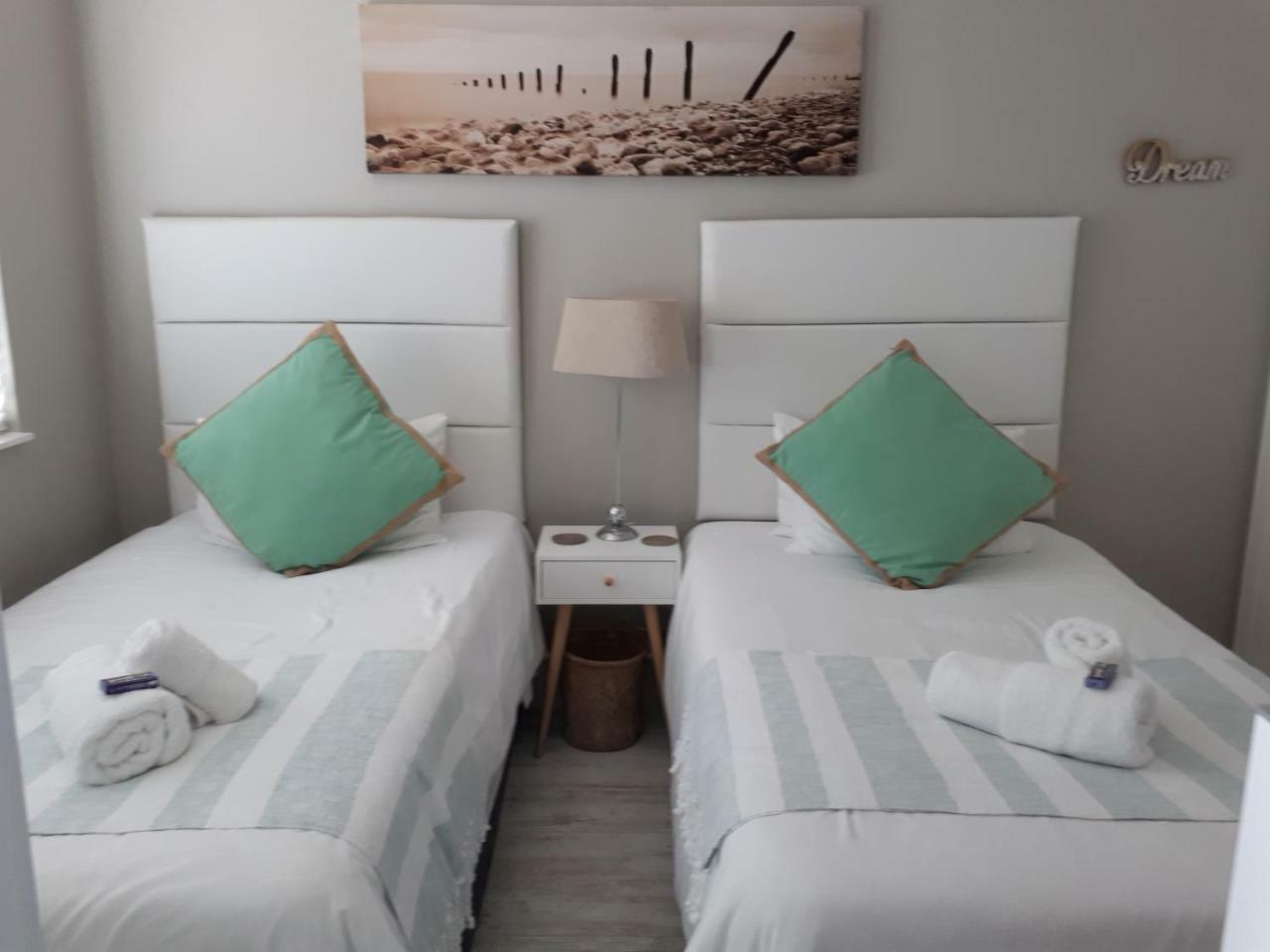 Blouberg Beachfront Apartment Bloubergstrand Eksteriør bilde